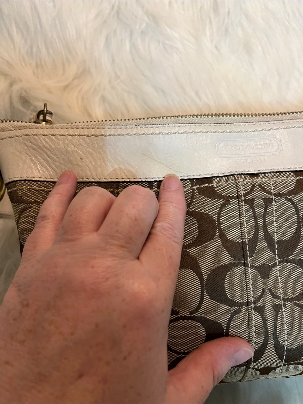 Coach Khaki Signature Canvas Shoulder Bag with White Trim - Picture 7 of 8